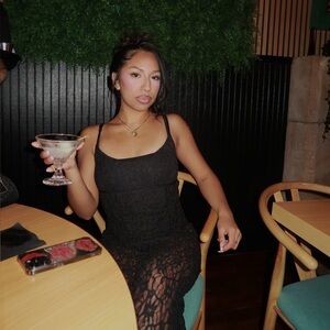 Meet your Posher, Alanis